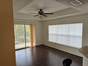 18001 Richmond Pl Dr, Unit 935 in Tampa, FL - Foto de edificio - Building Photo