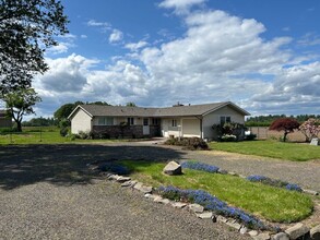 28373 S Cramer Rd in Molalla, OR - Building Photo - Building Photo