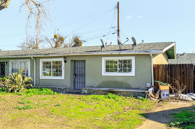 719 Roselawn Ave in Modesto, CA - Building Photo - Building Photo