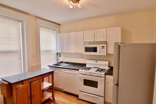 226 Jamaicaway, Unit 4 in Boston, MA - Building Photo - Building Photo