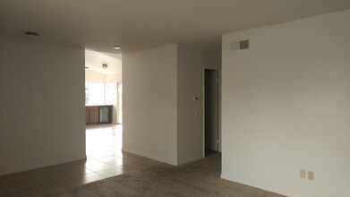 2930 Frankel Way in San Diego, CA - Building Photo - Building Photo