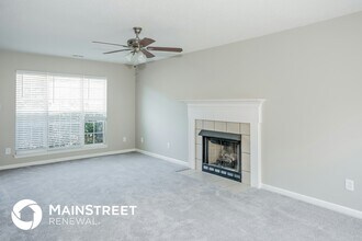 135 Bellelaine Dr in Mooresville, NC - Foto de edificio - Building Photo