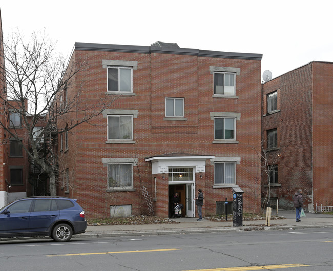 6010 du Parc in Montréal, QC - Building Photo - Primary Photo