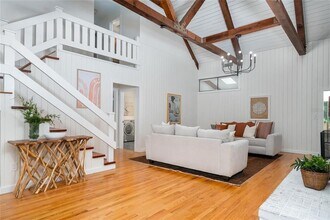 8303 N River Oaks Ct in Tampa, FL - Building Photo - Building Photo