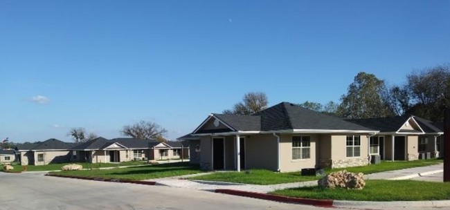 The Estates of Lampasas in Lampasas, TX - Building Photo - Building Photo