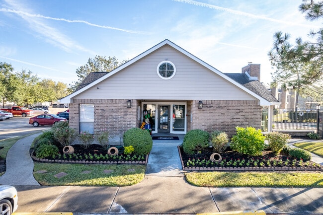 Fairway Square in Alvin, TX - Foto de edificio - Building Photo