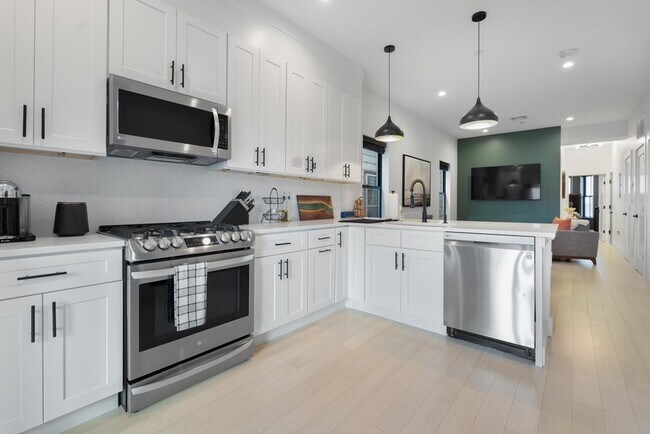 143 Trenton St in Boston, MA - Building Photo - Building Photo