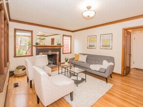 2816 SE 45th Ave in Portland, OR - Building Photo - Building Photo