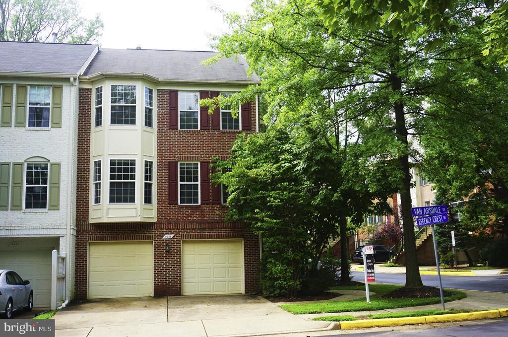 9386 Van Arsdale Dr in Vienna, VA - Building Photo