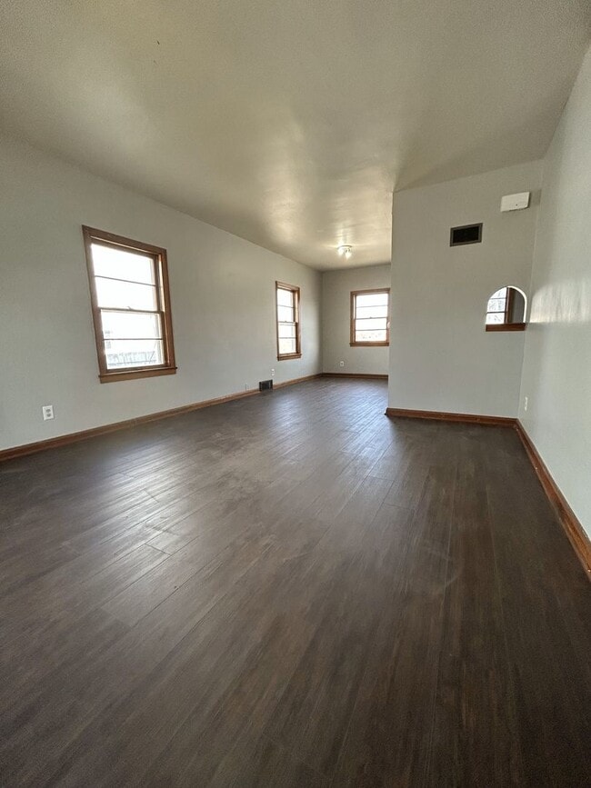 property at 721-721 W 11th St