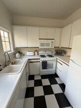 9969 Robbins Dr, Unit NA in Beverly Hills, CA - Building Photo - Building Photo