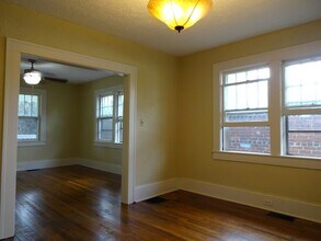 12 E Chestnut St in Asheville, NC - Building Photo - Building Photo