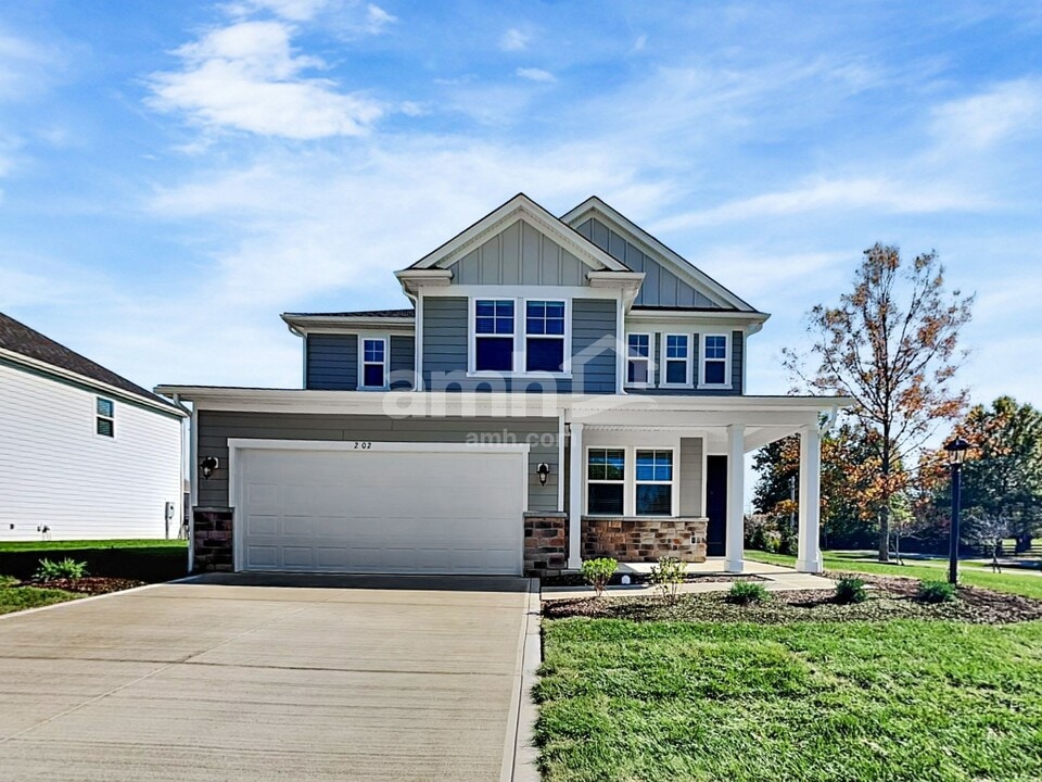 202 Kramer Mills Dr in Columbus, OH - Building Photo