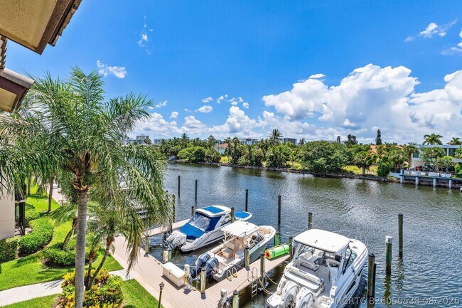 210 Captains Walk