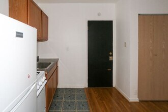 5710 N Winthrop Ave in Chicago, IL - Building Photo - Building Photo