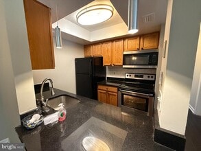 14807 Rydell Rd in Centreville, VA - Building Photo - Building Photo