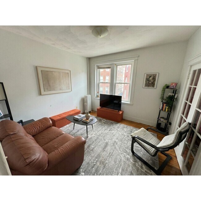 17 Price Rd, Unit 6 in Boston, MA - Foto de edificio - Building Photo