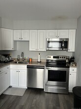 42 Valley Dr in New Milford, CT - Building Photo - Building Photo