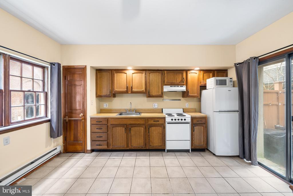 904 S Delhi St in Philadelphia, PA - Building Photo