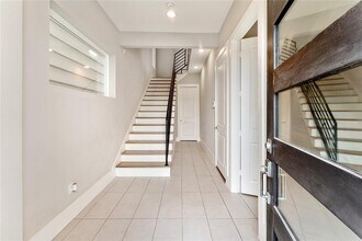 1033 Roberts St in Houston, TX - Building Photo - Building Photo