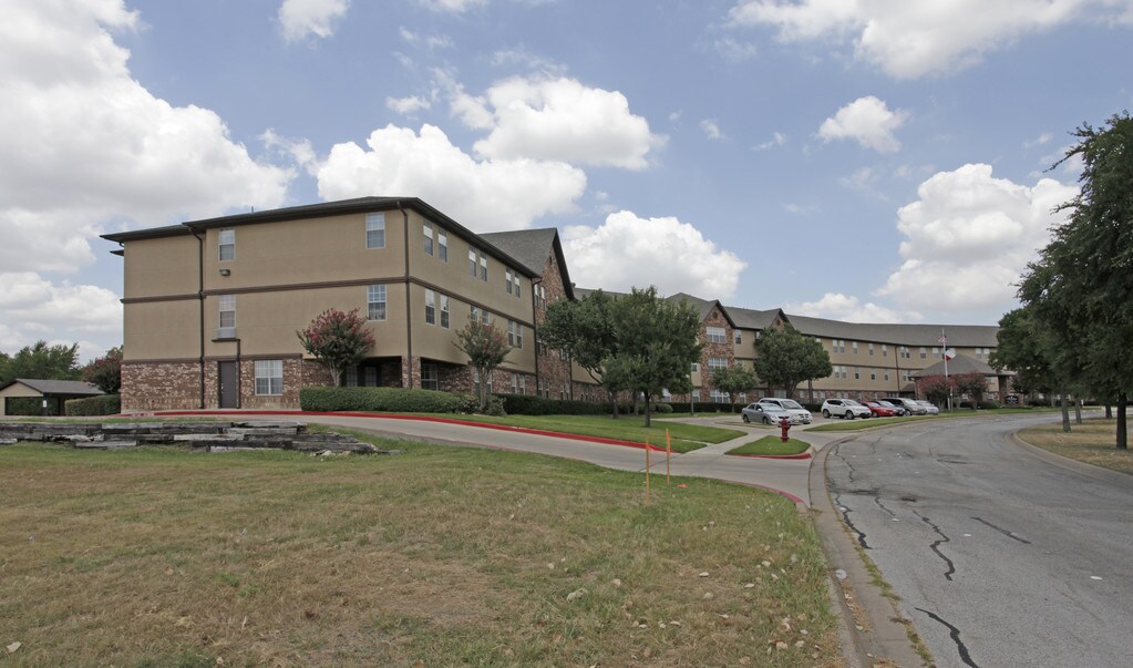 Morada Meadow Lakes Apartments North Richland Hills, TX Apartments