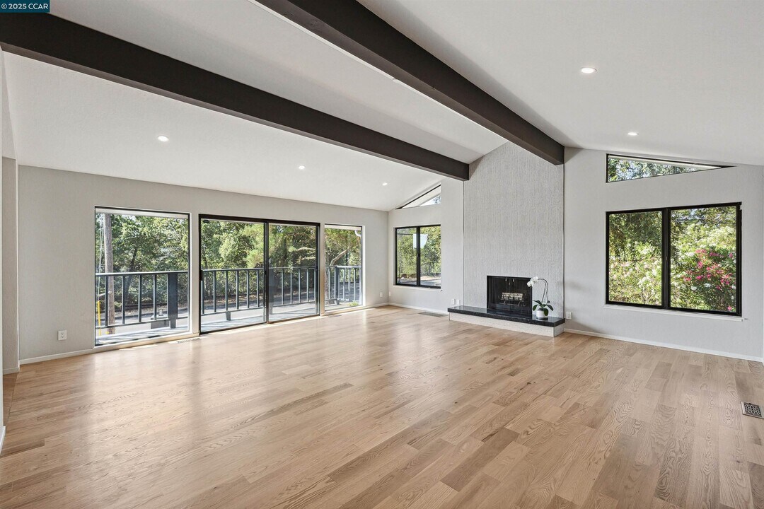 4104 El Nido Ranch Rd in Lafayette, CA - Building Photo