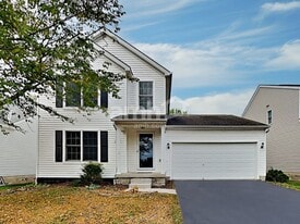 293 Iris Trail Dr in Galloway, OH - Building Photo