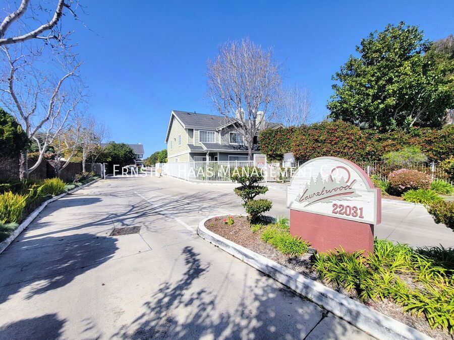 22031 Main St in Carson, CA - Building Photo