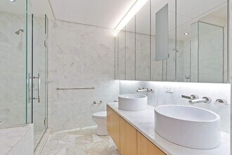 18 W 48th St in New York, NY - Foto de edificio - Building Photo