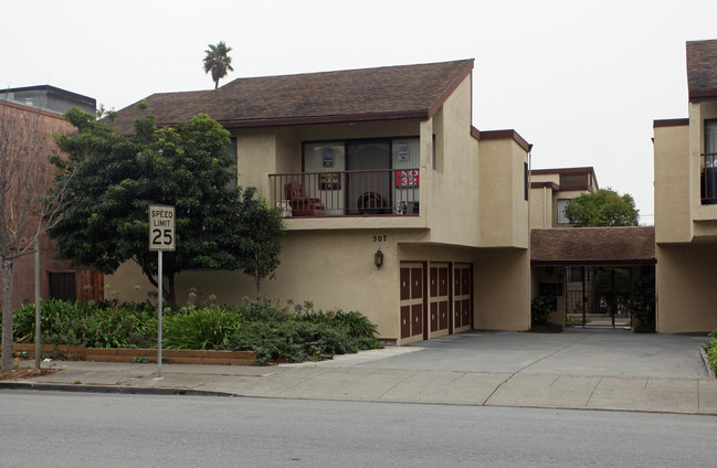 507 Grand Ave in South San Francisco, CA - Foto de edificio - Building Photo