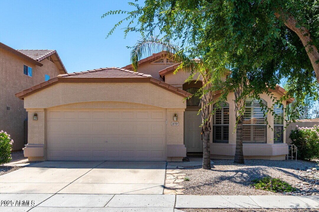 20701 N 37th Way in Phoenix, AZ - Building Photo