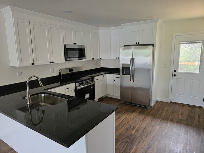 1903 N Jackson St in Athens, TN - Foto de edificio - Building Photo