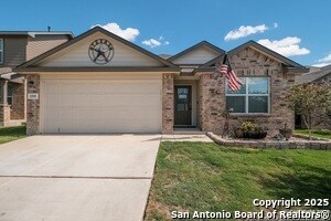 12915 Whisper Xing in San Antonio, TX - Building Photo