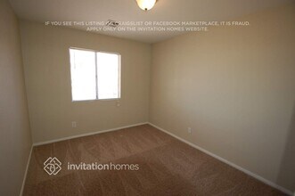 2251 W Roeser Rd in Phoenix, AZ - Foto de edificio - Building Photo