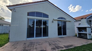 5058 SW 148th Terrace in Davie, FL - Building Photo - Building Photo