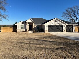 127 Willow Grv Ln in Shawnee, OK - Building Photo