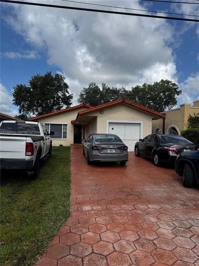 2194 SW 57th Ct in Miami, FL - Building Photo - Building Photo