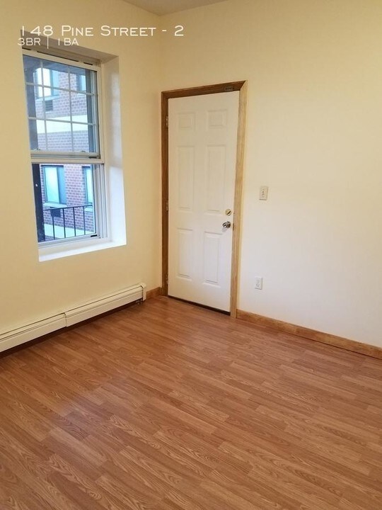 148 Pearl St in Chelsea, MA - Building Photo