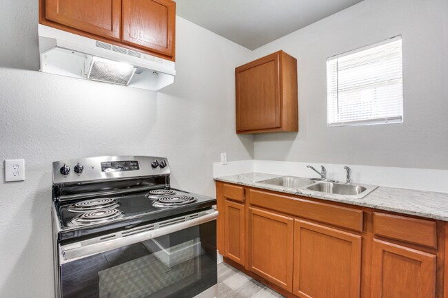 6518 Weston St photo'