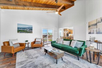 5445 Tannerwood Dr in Reno, NV - Building Photo - Building Photo
