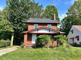 13629 Cranwood Park Blvd in Garfield Heights, OH - Building Photo