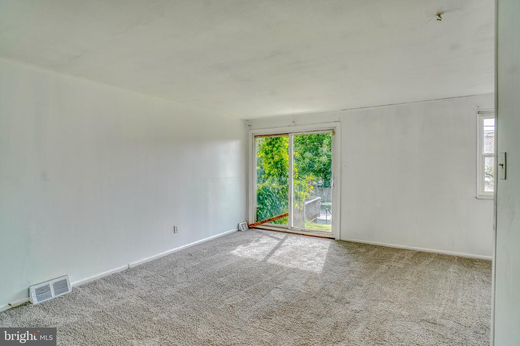 10203 E Keswick Rd in Philadelphia, PA - Building Photo