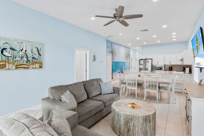 19914 Gulf Blvd in Indian Shores, FL - Building Photo - Building Photo