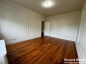 1687 Commonwealth Ave in Boston, MA - Building Photo - Building Photo