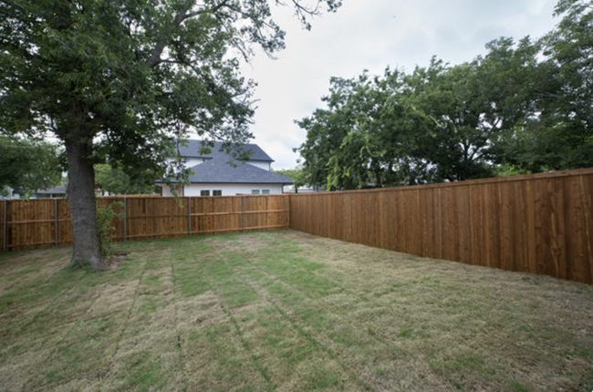 515 N Preston Ave in Van Alstyne, TX - Building Photo - Building Photo