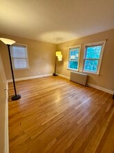 2228 Crescent Rd, Unit 4 in Niskayuna, NY - Building Photo - Building Photo