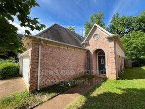 2709 Bending Elm Dr in Memphis, TN - Foto de edificio - Building Photo