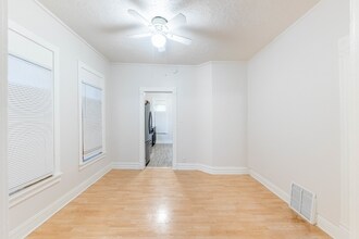 235 W 110th St in Chicago, IL - Building Photo - Building Photo