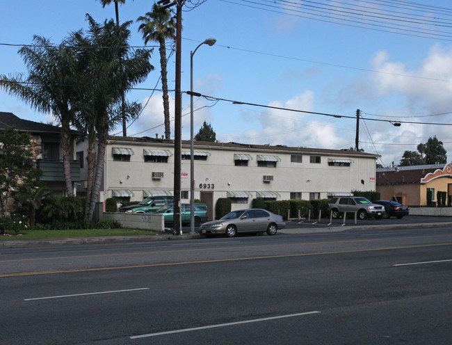 6933 Sepulveda Blvd in Van Nuys, CA - Building Photo - Building Photo