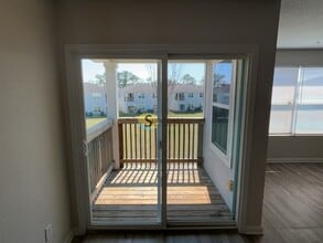 9199 Western Way in Jacksonville, FL - Building Photo - Building Photo